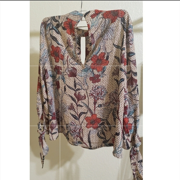 Renamed blouse - Picture 2 of 4